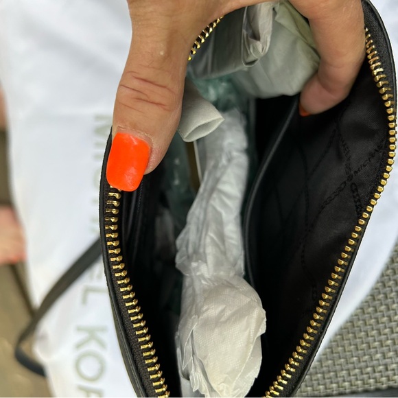 NWT ❤️Michael Kors Large Dome Crossbody Black saffiano leather - Picture 9 of 9